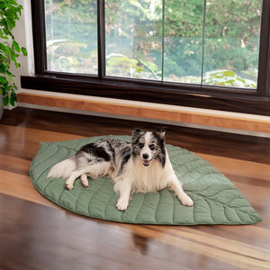 Leaf-Shaped Dog Blanket