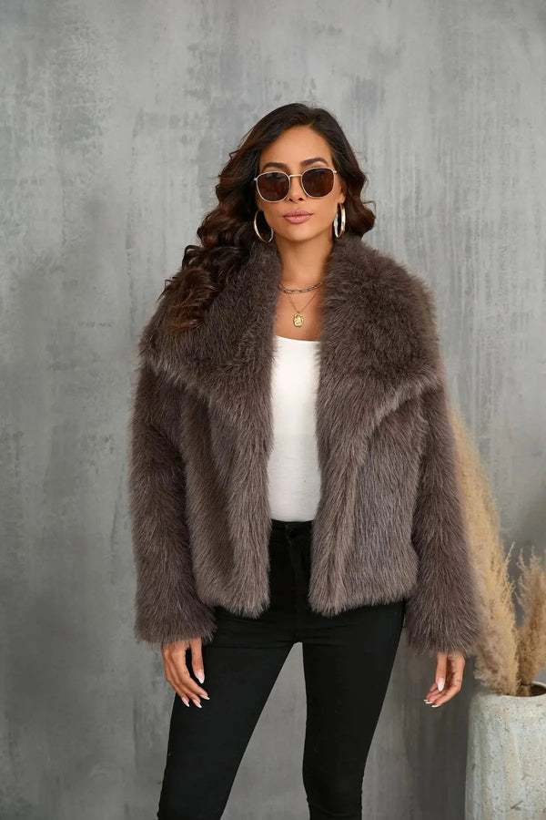 Luxurious faux fur jacket – Stylish, cozy and timeless