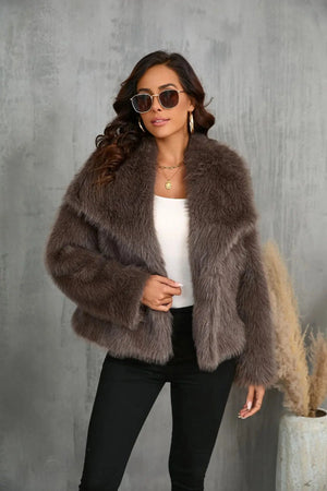 Luxurious faux fur jacket – Stylish, cozy and timeless