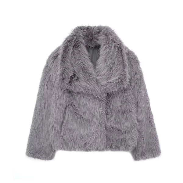 Luxurious faux fur jacket – Stylish, cozy and timeless
