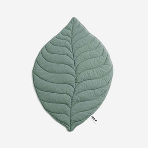 Leaf-Shaped Dog Blanket