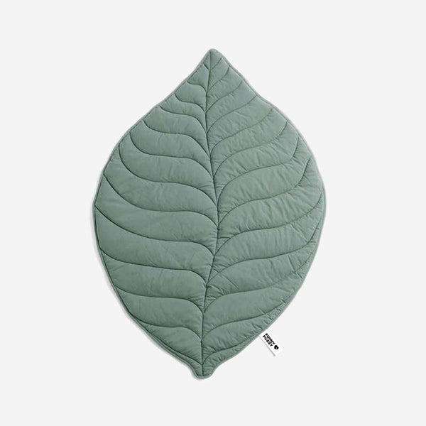 Leaf-Shaped Dog Blanket