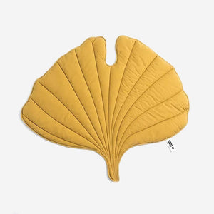 Leaf-Shaped Dog Blanket