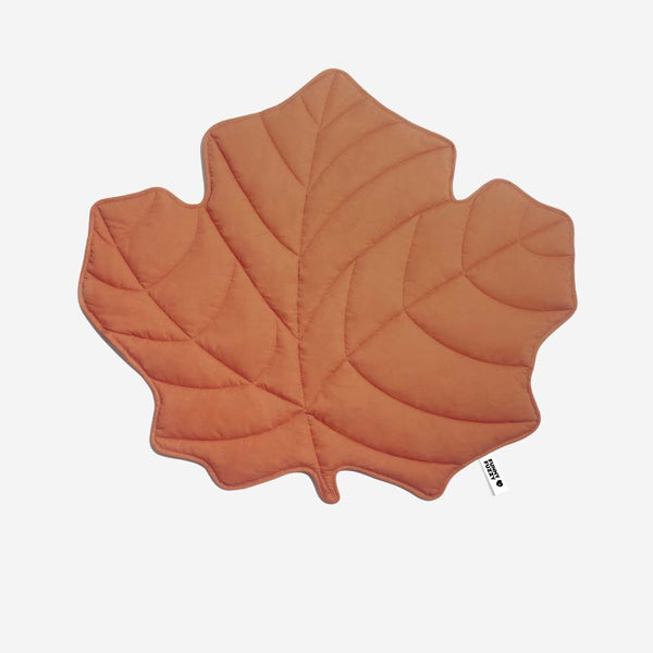 Leaf-Shaped Dog Blanket