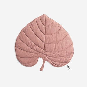 Leaf-Shaped Dog Blanket