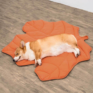 Leaf-Shaped Dog Blanket